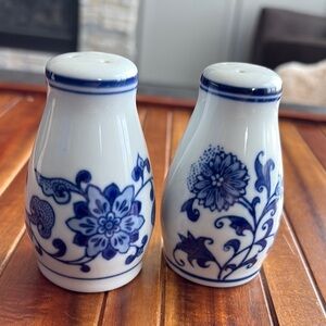 Pier 1 Mandarin Blue and White Porcelain Salt and Pepper Shakers
